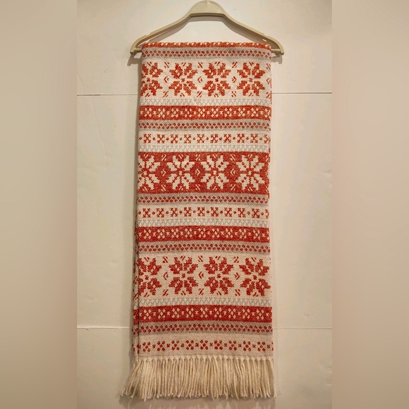 🎁Texteis Penedo Holiday Throw Blanket - Iced Red Snowflakes - Picture 2 of 8